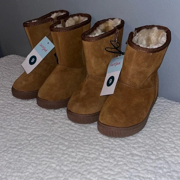 CAT & JACK BOOTS SIZE 9, 2 PAIRS